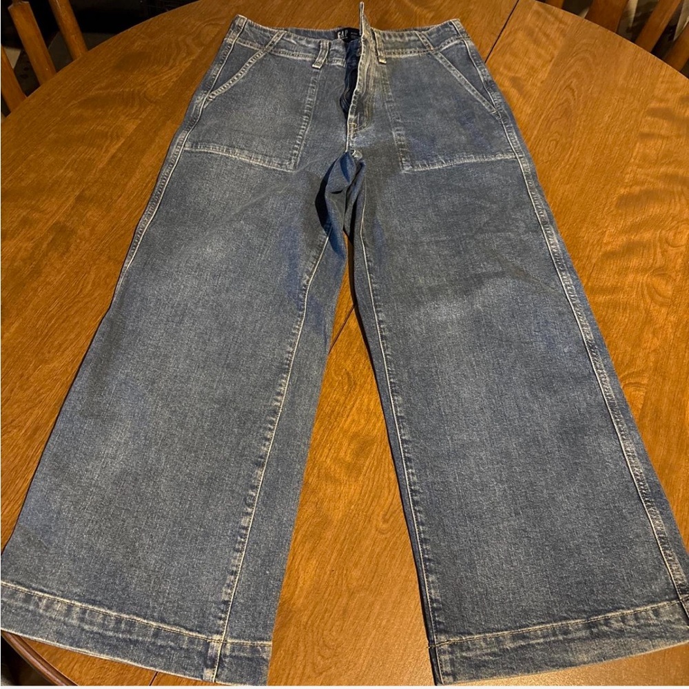 GAP Women’s Wide-Leg Crop Jeans